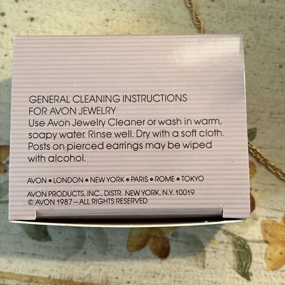 Vintage 1987 Gold Starfish Necklace Matching Earrings NWOT Original Box - Picture 7 of 7